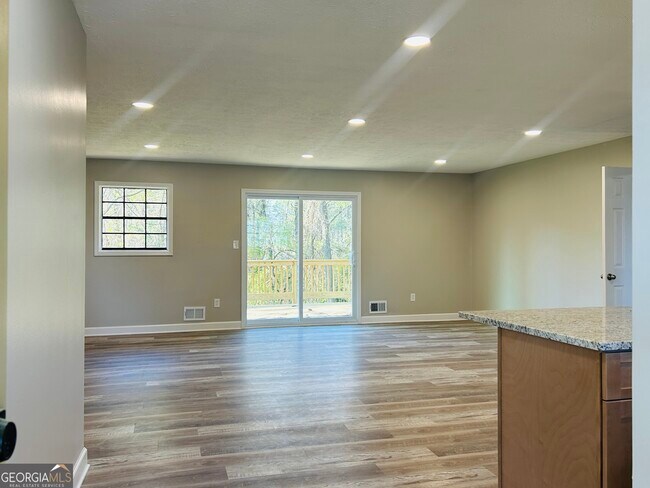 Photo - 6165 Radford Dr