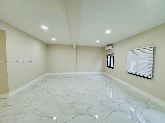 Photo - 7943 NW 6th Ave Unidad 2