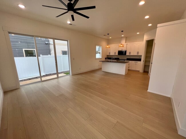 Photo - 317 Talons Dr