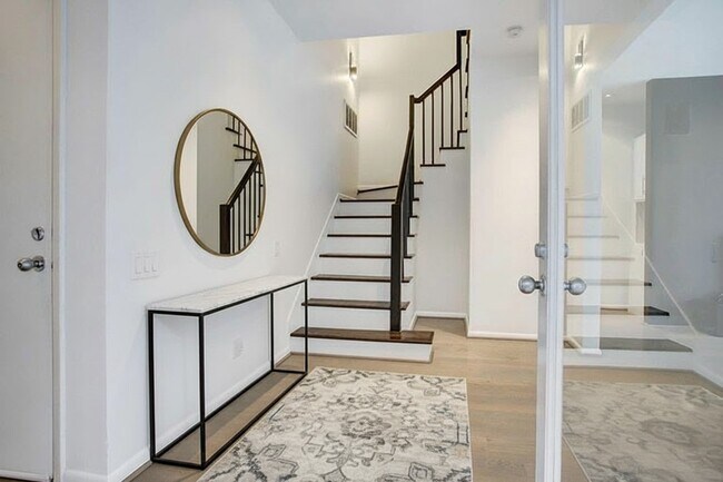 Photo - 1417 Harold St