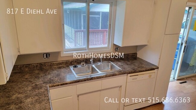 Photo - 817 E Diehl Ave