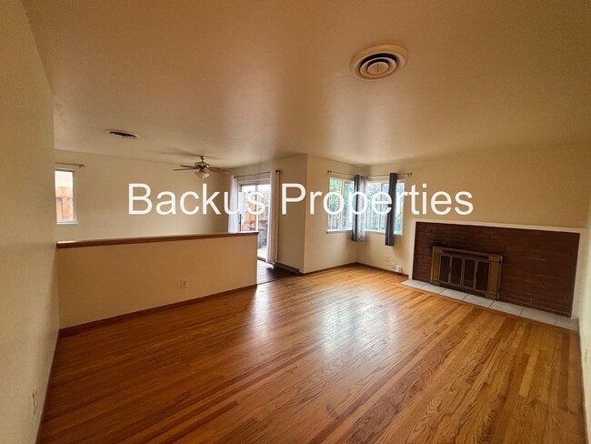 Photo - 827 Bedford Dr Unit Main