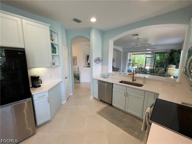 Building Photo - 10640 Camarelle Cir