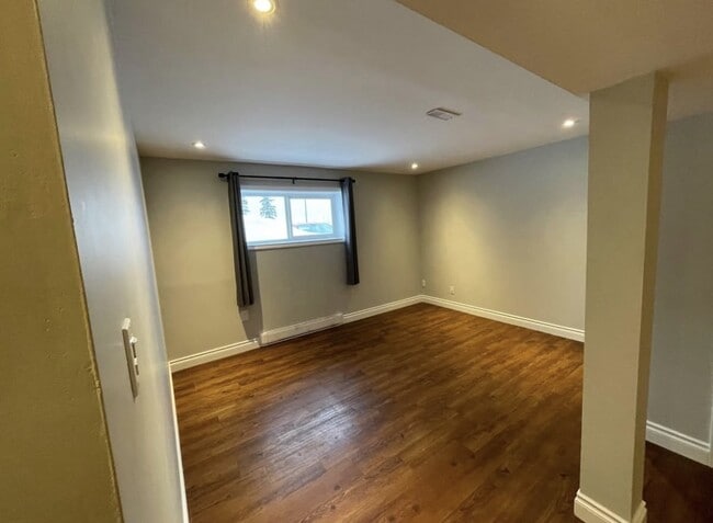 Photo - 9416-9497 97 Ave