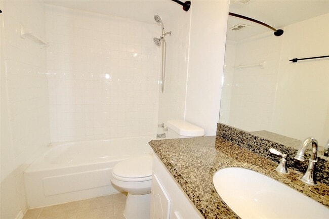 Photo - 2121 Fountain View Dr Unidad 18H