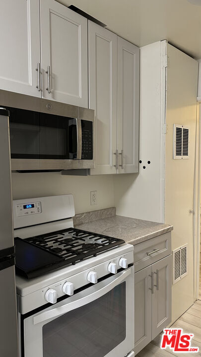 Photo - 11223 Emelita St Unit 1/4