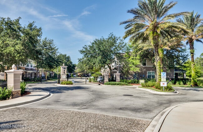 Photo - 5973 Pavilion Dr