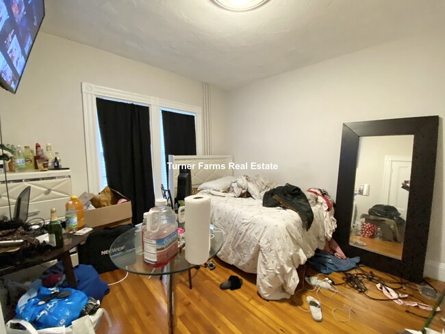 Photo - 158 Boston St Apartments