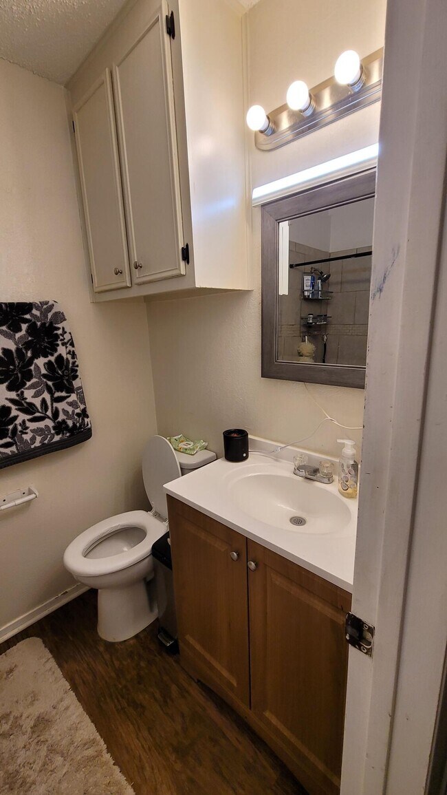 Photo - 7410 Hickory Ave