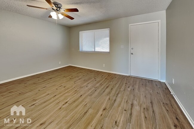 Photo - 10716 N Arapaho Dr
