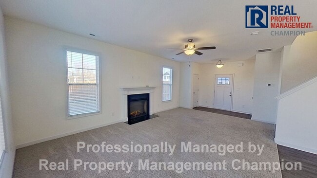 Photo - Spacious Home with Fenced Back Yard Convenient to Camp Lejeune