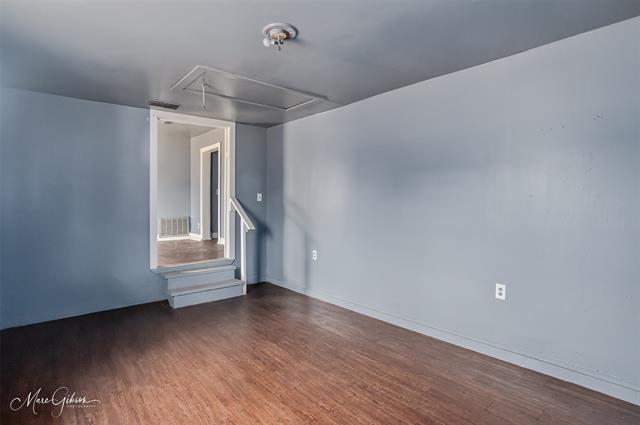 Photo - 329 Edwards St