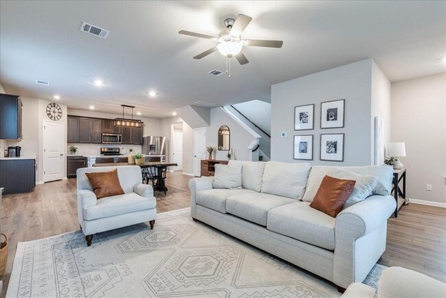 Photo - 170 Sawtooth Mountain Way