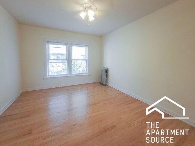 Photo - 3916 N Pine Grove Ave Unit 1W