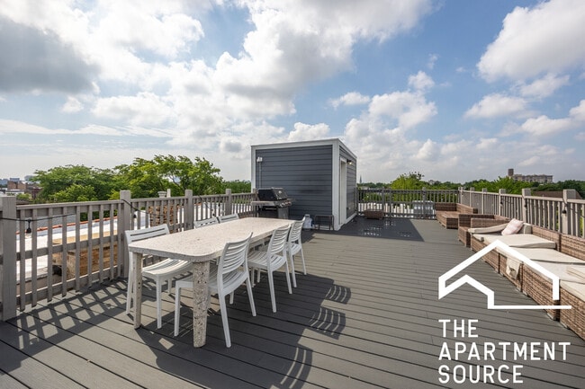 Photo - 3611 N Greenview Ave Unit 3