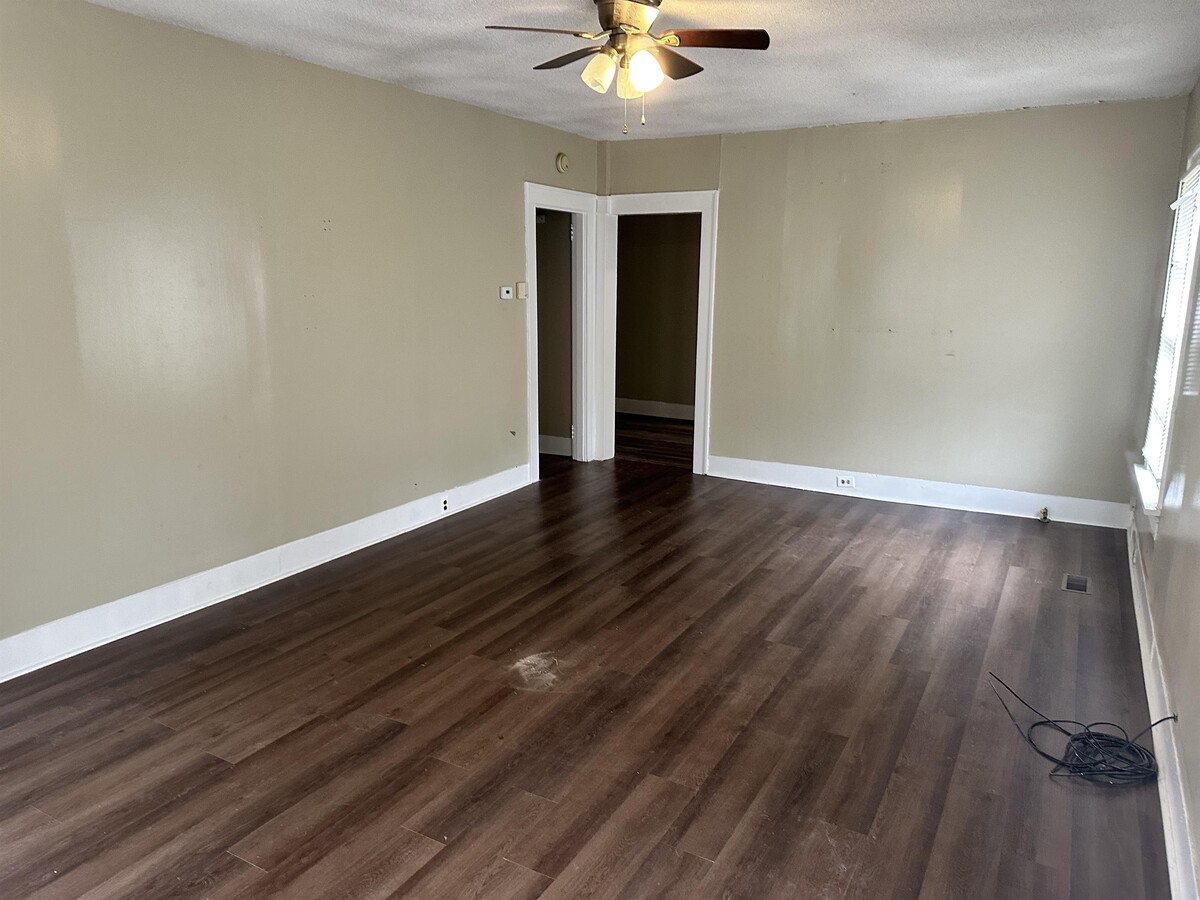 Photo - 210 Cherry St