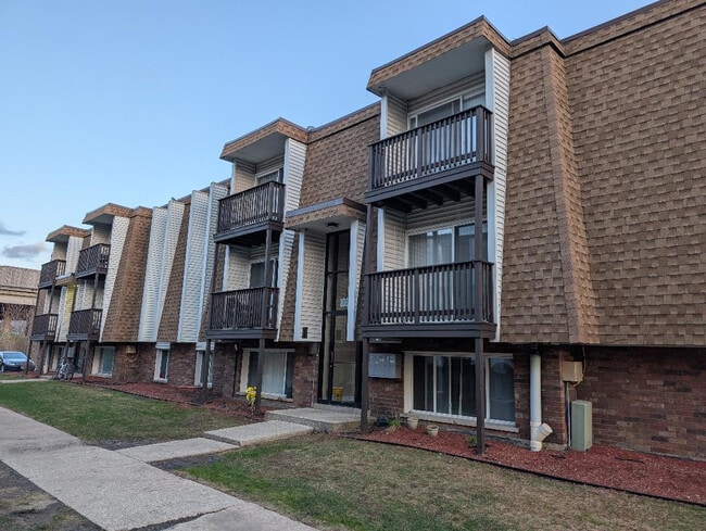 Building Photo - 10620 Brooks Ln Unit B8