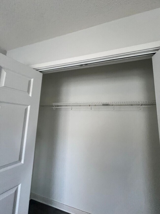 3 BR/2bath/Carport/Fenced Yard/ No carpet Rental House Rental in