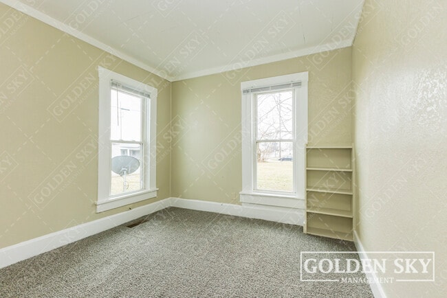 Photo - 628 W Memorial Dr