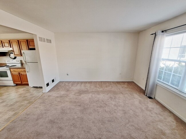 Photo - 2 Bed / 1-1/2 Bath Townhome