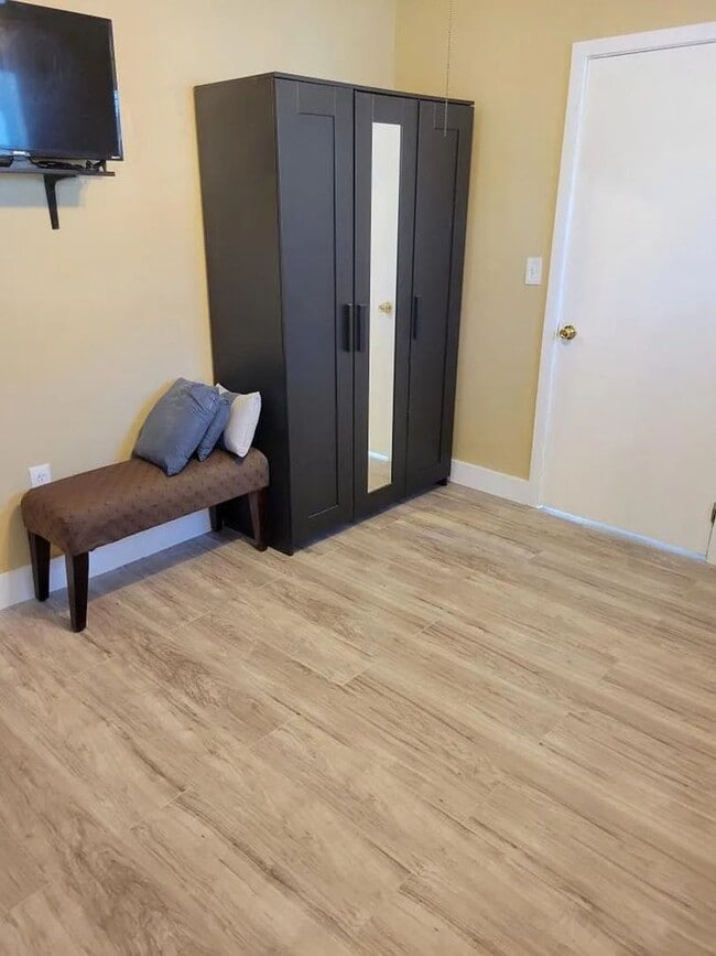 Photo - 1468 NE 118th St