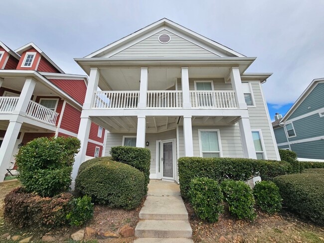 Building Photo - Available now ready for immediate move in  $500 off second month's rent move in special