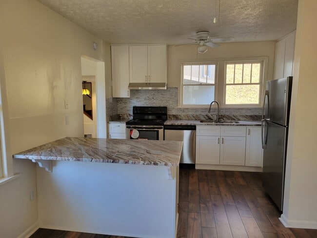 Photo - Wonderful spacious country home