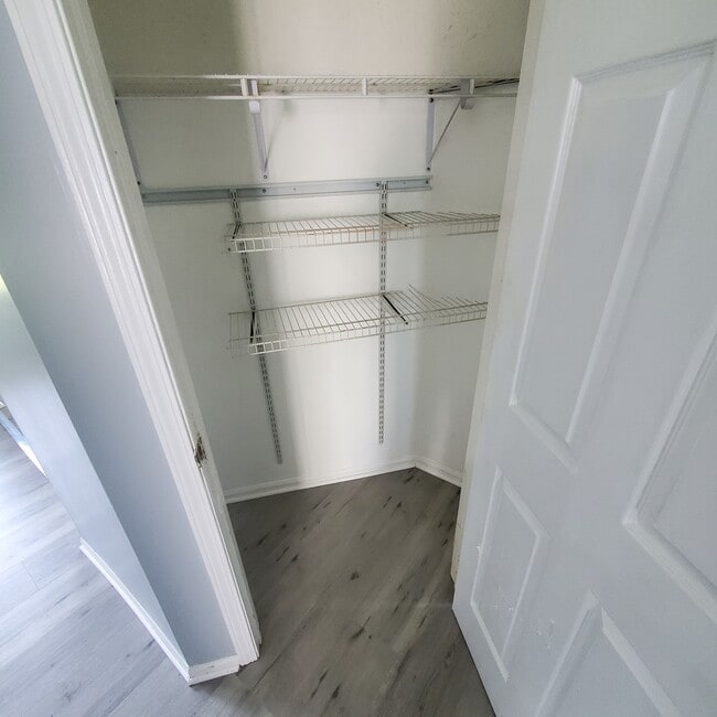 Photo - 1824B Country Hills Dr