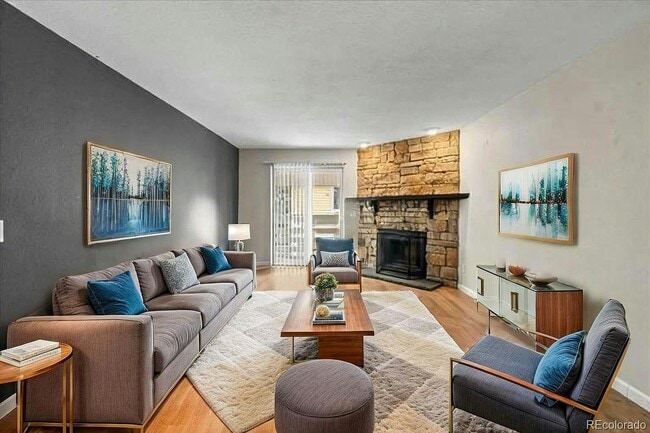 Photo - 8555 Fairmount Dr Unidad D204 Rental