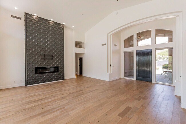 Photo - Scottsdale Mountain - Gated Community with Pool