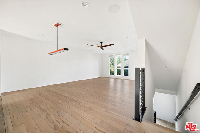 Photo - 2920 Rowena Ave Unit 2