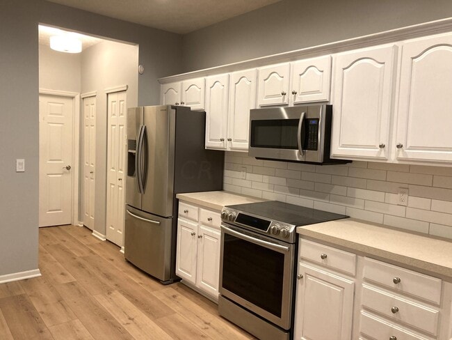 Photo - 8906 Linksway Dr