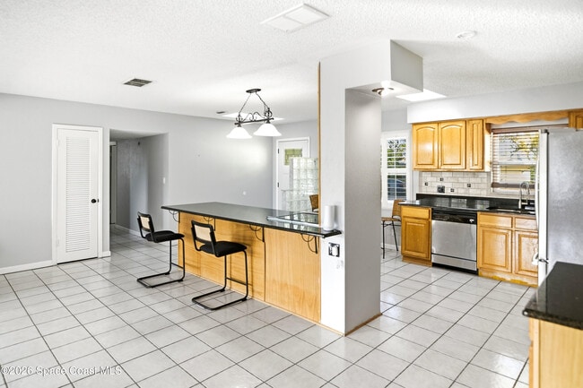 Photo - 1205 Sun Cir W