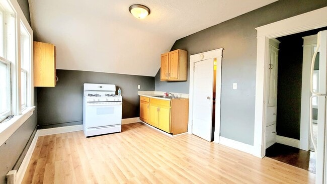 Photo - 1918 Lincoln Way W Unit 1918 Lincoln Way W. APT C