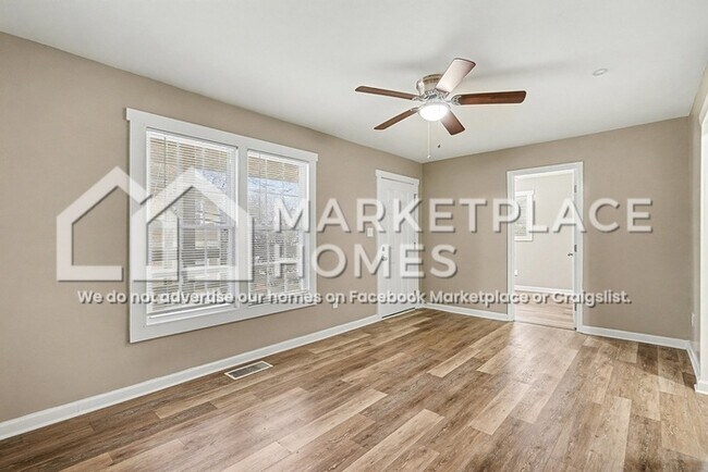 Photo - 703 Formwalt St SW