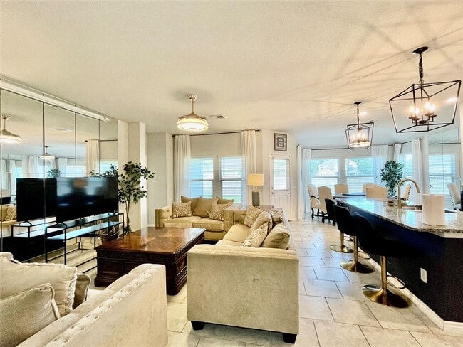 Photo - 1916 Thorndyke Ln