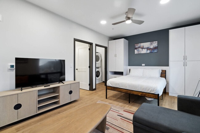 Photo - 423 E Michigan St Unit ID1032100P