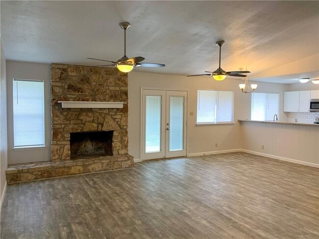 Photo - 610 Buckskin Dr