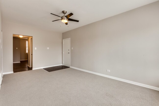 Photo - 4500-4506 W Fullerton Ave