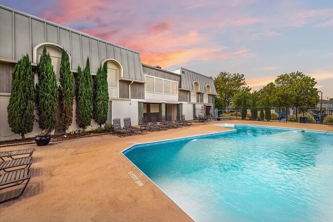 Building Photo - Highland Hills