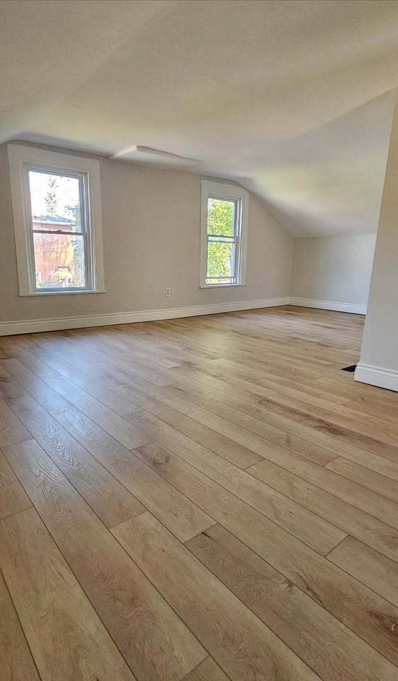 Photo - 390 Mathew St