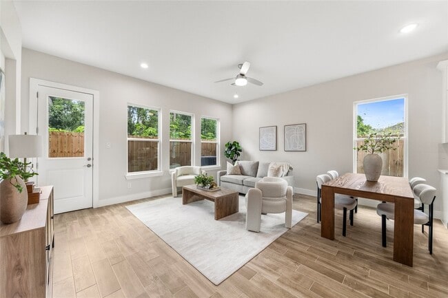 Photo - 6216 Carver Rd