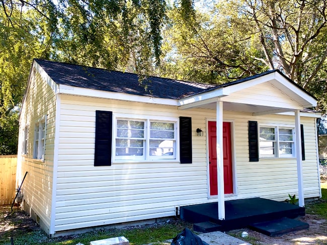 Photo - 717 Cornelia Dr