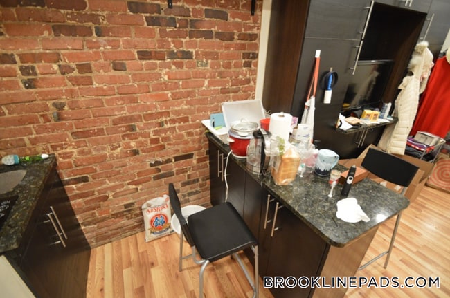 Photo - 1689 Beacon St Unit 6