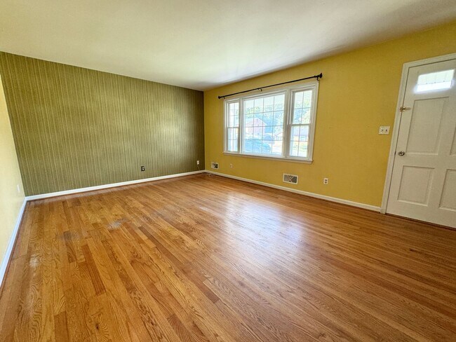 Photo - Roanoke County/ Vinton  3 Bedroom 1.5 Bath