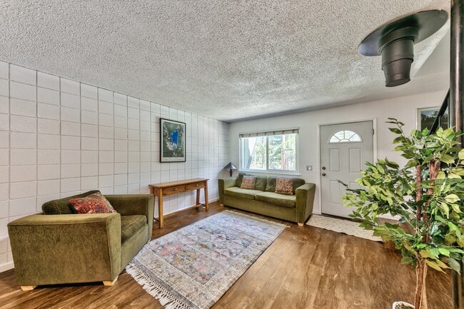 Photo - 648 Roger Ave