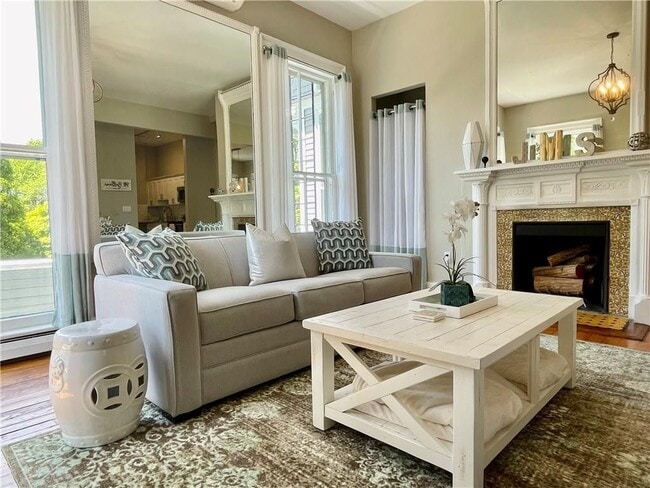 Photo - 541 Bellevue Ave