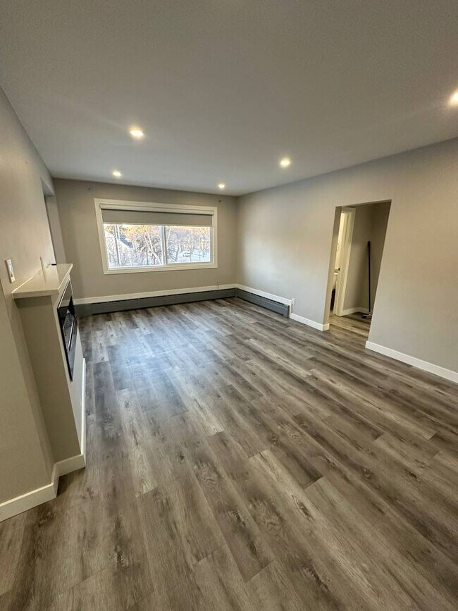 Photo - 11110-68 68 Ave NW Unit 33