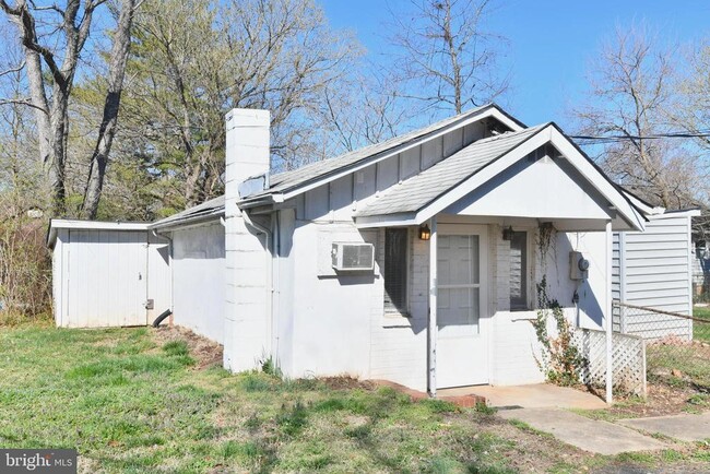 Building Photo - 9001 Yorkshire Ln Rental