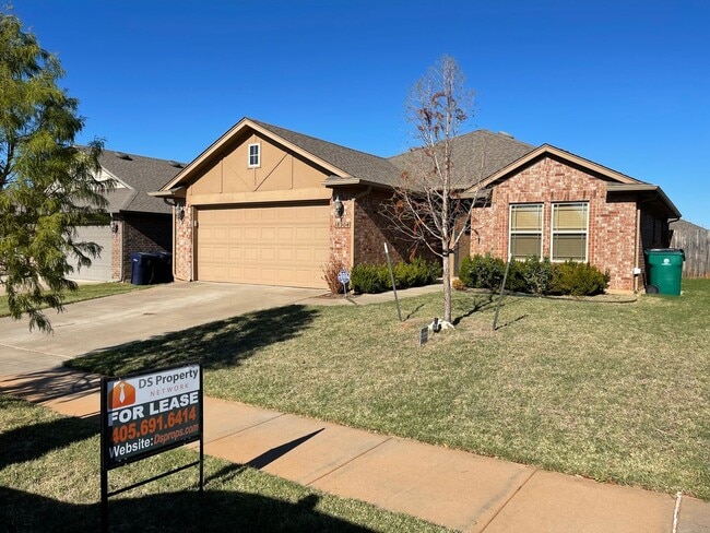 Photo - Neighborhood pond, playground, walking tra...